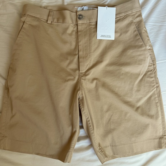 COS CLASSIC CHINO SHORTS BEIGE - Picture 6 of 7